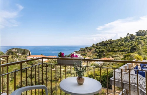 Stafylos Apartment | Estia Seaview Room - Ariadne Skopelos Getaway