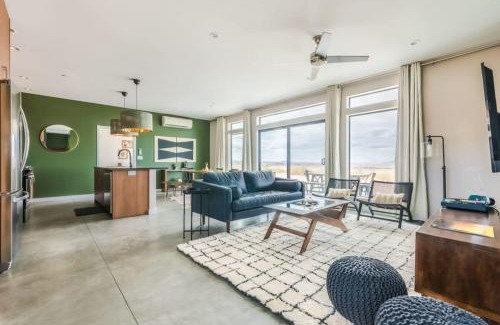 Panorama Heights House | Estrella Perdida - Joshua Tree Off-Grid Soaking Tub