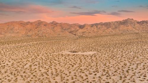 Panorama Heights House | Estrella Perdida - Joshua Tree Off-Grid Soaking Tub