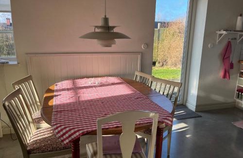 Kivik House | Eternellgården, Boende med självhushåll, nära Stenshuvuds Nationalpark