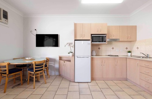 Glenelg Apartment | Ethan's Escape | 1BD - sleeps 4 | Glenelg