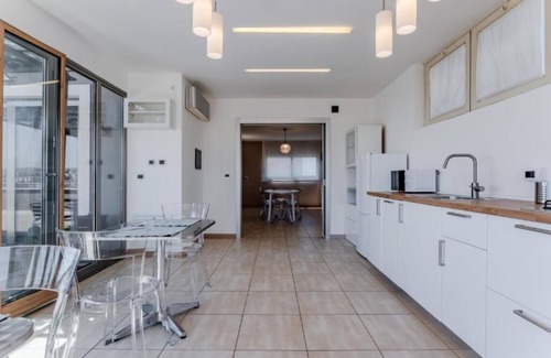 Cibali Apartment | Etna View Superior Flat with Terrace and Jacuzzi
