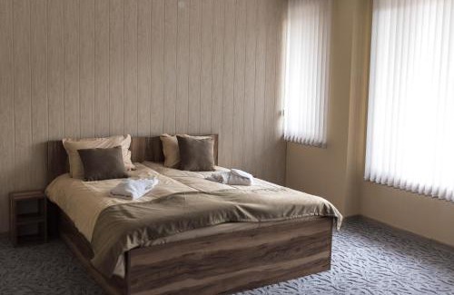 Etropole House | Etobicoke -Стаи за гости