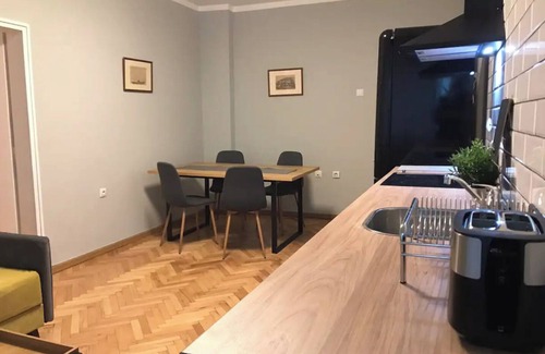Lozenets Apartment | EU metro station, lovely 3-bedroom ap+free parking