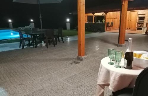 Gondomar House | Eucalyptus Pink House