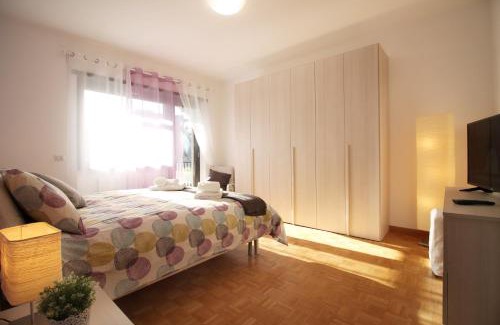 Quartiere XXXI Giuliano Dalmata Apartment | Eur Bright Spacious Terraced Apartment with private parking only for Small Cars