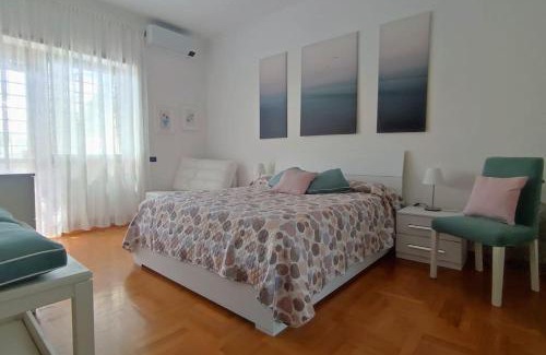 Zona XXVIII Tor de' Cenci Apartment | EUR Mostacciano Bilocale vicino IFO