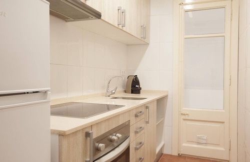 El Port Apartment | Europa Fira Apartment 32