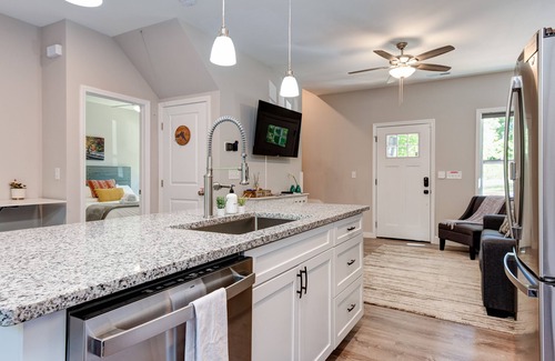 Fairview House | EV-Charger, Close to Asheville, Pets, Game-room, Fenced in Yard.