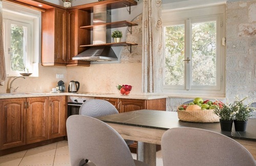 Katsarata Villa | Evanthia - Three Bedroom Villa, Sleeps 6