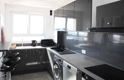 Epinay-sur-Seine Apartment | Évasion Familiale : Warm and friendly apartment