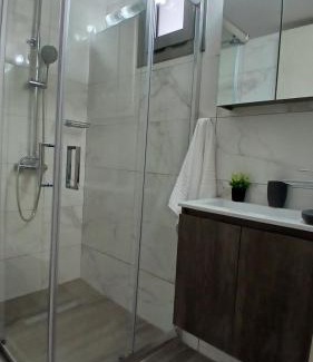Alikanas Apartment | EVDOKIAS Apt,brand new 2025 modern Apt in the center of Alikanas