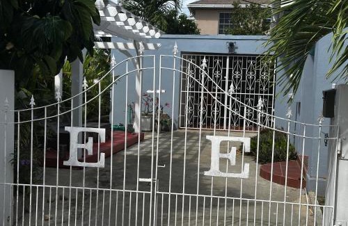 Enterprise House | Eve's Bungalow