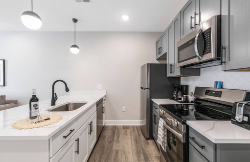 Forest Hill Terrace Apartment | Evelyn 319 - Beautiful brand-new 1BR in beautiful Forest Hill