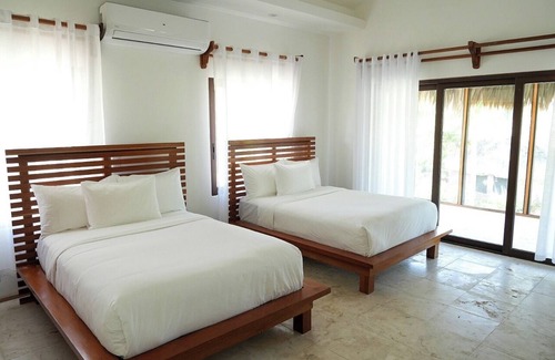 San Pedro Hotel | Everything You Need For The Perfect Vacation! Swimming Pool, Free Parking!
