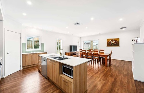 Clyde House | Everything You Need - Family Retreat in Clyde