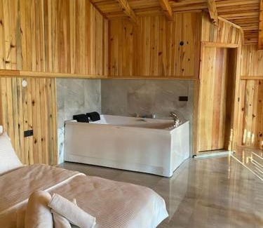 Golcuk Ski Chalet | Eviniz rahatlığında, eşsiz doğa manzaralı dağ evi