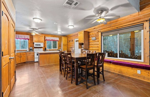 Timber Lakes Cabin | Evy's Family Ranch Cabin, Secluded