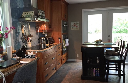 Todds Island House | Executive style Cozy living by the Sea Schooner Cove