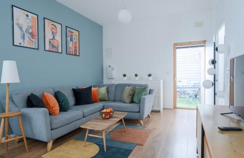 Docklands Apartment | ExceL London - 2 Bedroom Apartment - Sleep 4