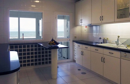 Canidelo Apartment | Excellent beach front apartment with large sunny balcony overlooking the sea