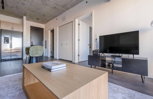 Killgubbin Apartment | Excellent River North 1BR w/Sky Terrace & Yoga Studio, by Blueground