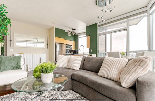 Fort York Condo | Excellent Toronto city views