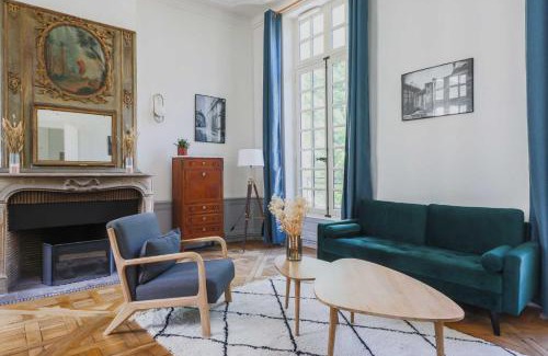 Notre Dame Apartment | Exceptional apt - 2BR-4P- Notre-Dame Cathedral