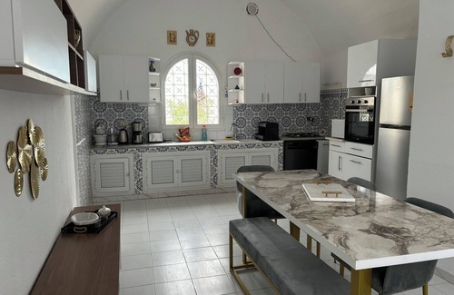 Tantana House | Exceptional Arabo-Andalusian-style house with beachfront pool.