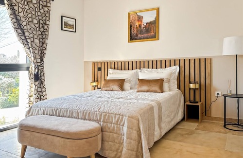 Chateaurenard Bed & Breakfast | EXCEPTIONAL BED & BREAKFAST IN A PROVENCAL MAS with gourmet breakfast