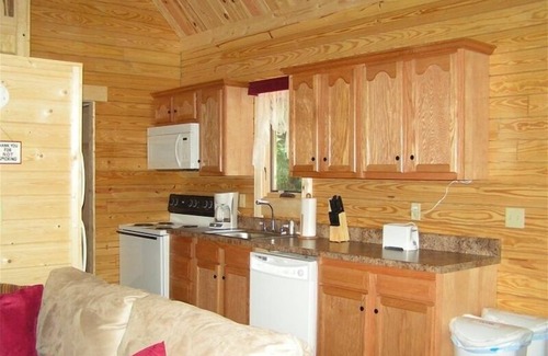 Hico Cabin | Exceptional Cabin near the New River Gorge, Hot Tub, WiFi -sleeps 8
