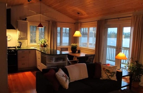 Stillwater Cottage | Exceptional waterfront cottage on Frolander Bay!
