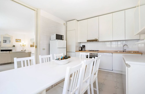 Portese Villa | Exclusive lakefront villa with pool