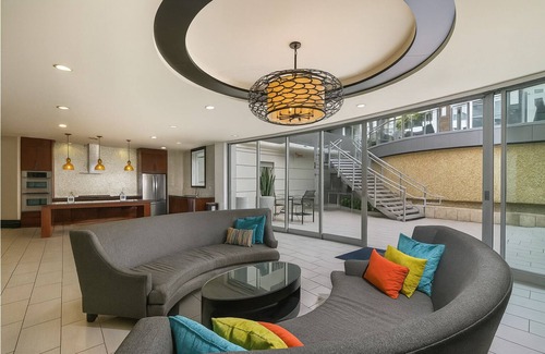 Del Rey Apartment | Exclusive 1-Bedroom Oasis by the Ocean in Marina del Rey Pool Gym Hot Tub