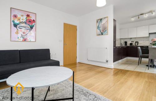 Bromley South Apartment | Exclusive 2 Bedroom Flat in Bromley By Bow