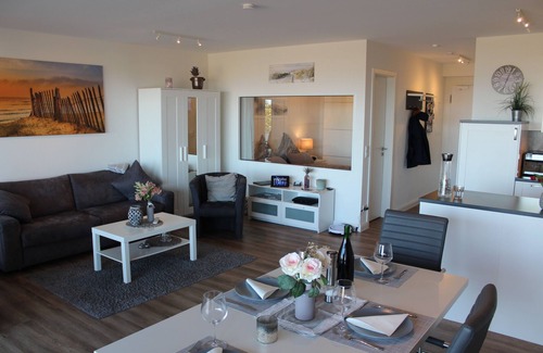 Heiligenhafen Apartment | Exclusive apartment "Meerdüne" in direct beach location with balcony and sea view