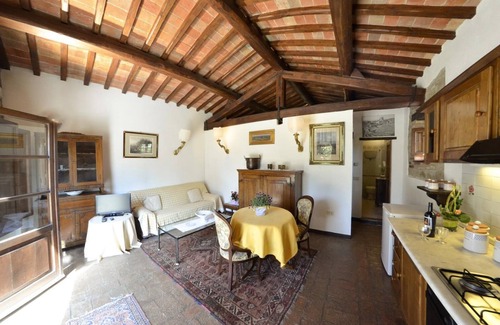 San Pietro a Cegliolo Apartment | EXCLUSIVE CASALE x38 Beautiful farmhouse surrounded by nature, with swimming pool just 3 km from Cortona