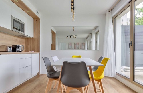 Champigny-sur-Marne Apartment | Exclusive apt with Garden - 6P - Near Disney/Paris