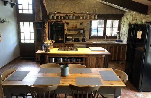 Montignac-de-Lauzun Villa | Exclusive Use Private Rural 4 bed Detached Farmhouse, 6 Hectares, Stunning Views
