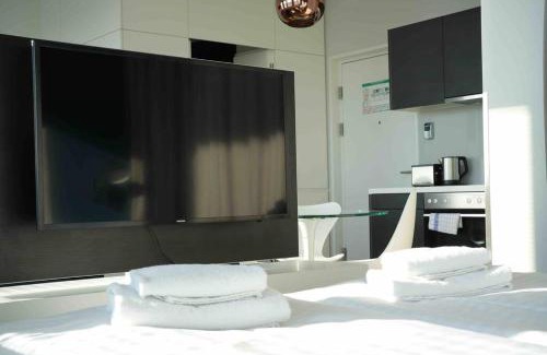Favoriten Apartment | Exclusive High Rise, Wienerberg City