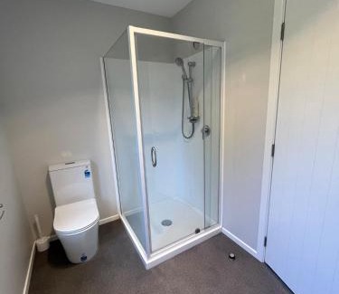 Eskdale House | Exclusive Holiday Home Sunny Beach House Four Queen Beds