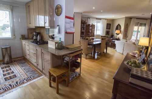La Marina Apartment | EXCLUSIVE LUXURY 5 star 170 sq m LARGE PENTHOUSE APARTMENT & 2 BEDROOM SUITES