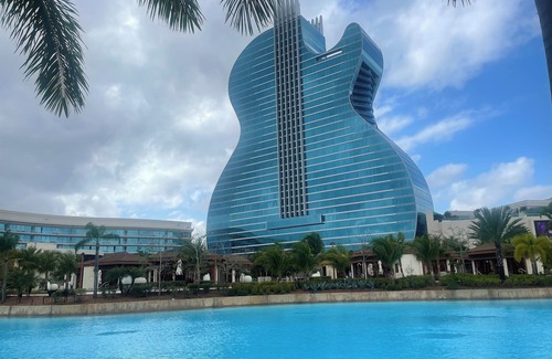 Country Club Apartment | Exclusive Miami Studio Pool Beaches