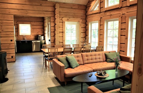 Perstorp Cabin | Exclusive new log house with fantastic lake view