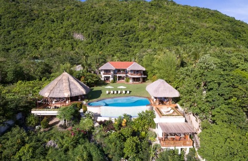 Guindulman Villa | Exclusive Private Villa in Bohol island, Philippines