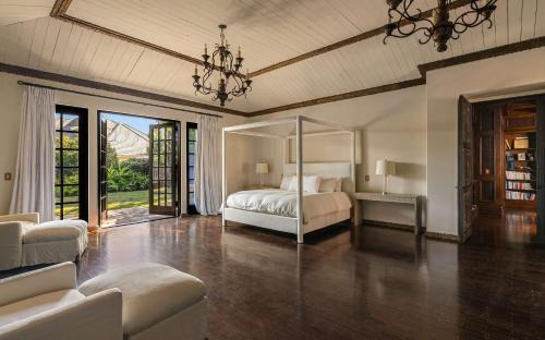 Fairbanks Ranch House | Exclusive Spanish Mediterranean Mansion