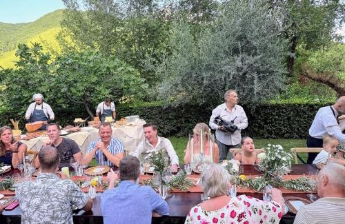 Spoleto Villa | Exclusive Spoleto Country Park Pool Park Activities Mountain View Sleeps 28