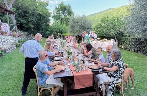 Spoleto Villa | Exclusive Spoleto Country Park Pool Park Activities Mountain View Sleeps 28