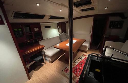 Chiesiola Boat Rental | Exclusive YACHT Sailing Boat Venice San Marco