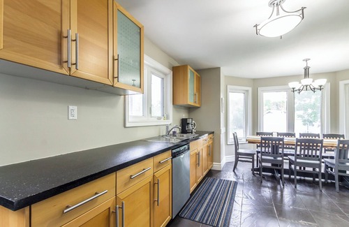 Swiss Meadows Cottage | Executive Blue Mountain Chalet